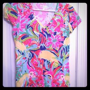 SOLD ON FB- Lilly Pulitzer Michele V-neck tee!